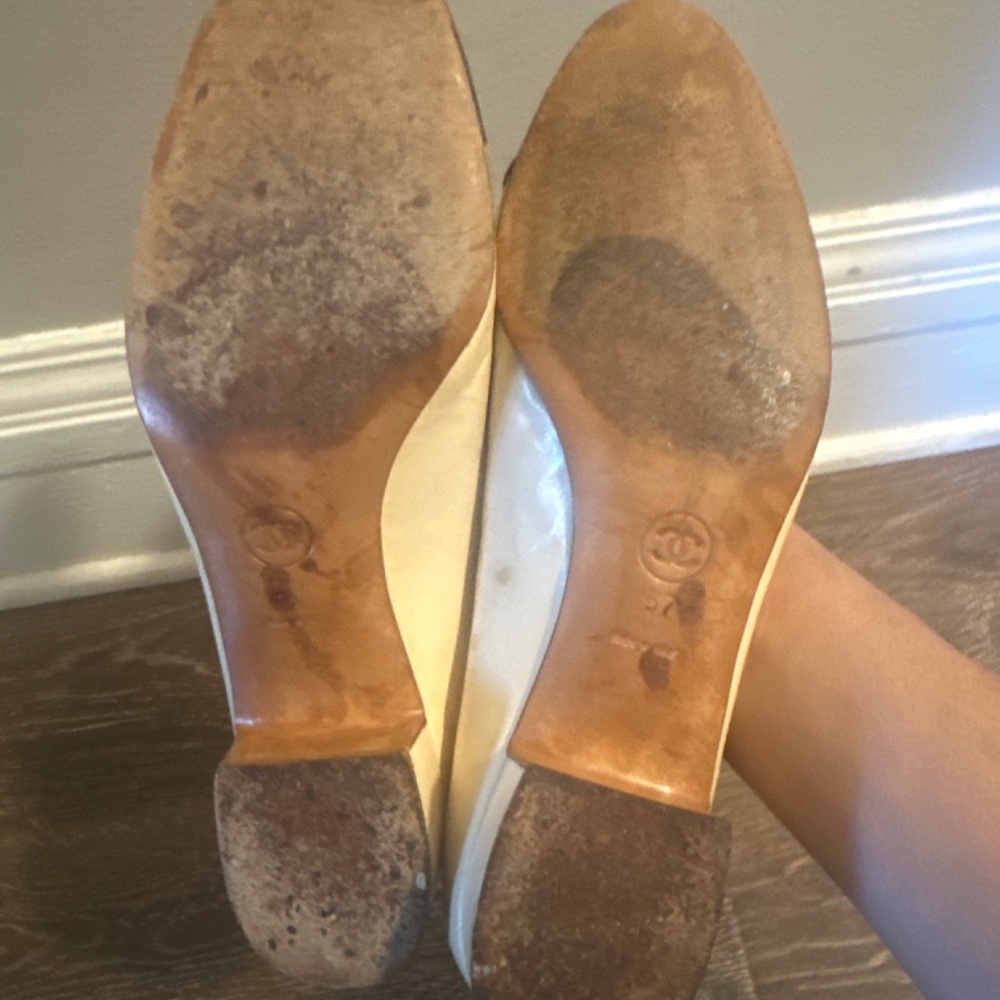 Channel shoes - Picture 4 of 5